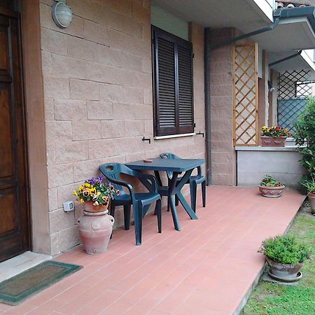 Bed And Breakfast Catherina Ponsacco Bagian luar foto