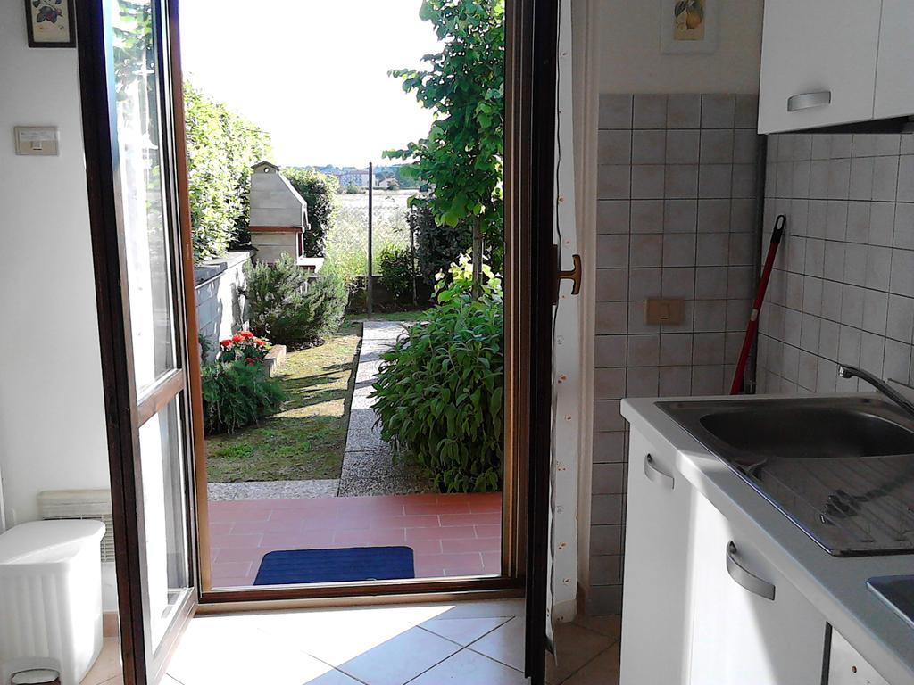 Bed And Breakfast Catherina Ponsacco Bagian luar foto