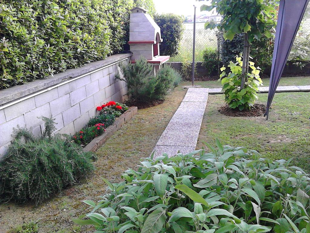 Bed And Breakfast Catherina Ponsacco Bagian luar foto