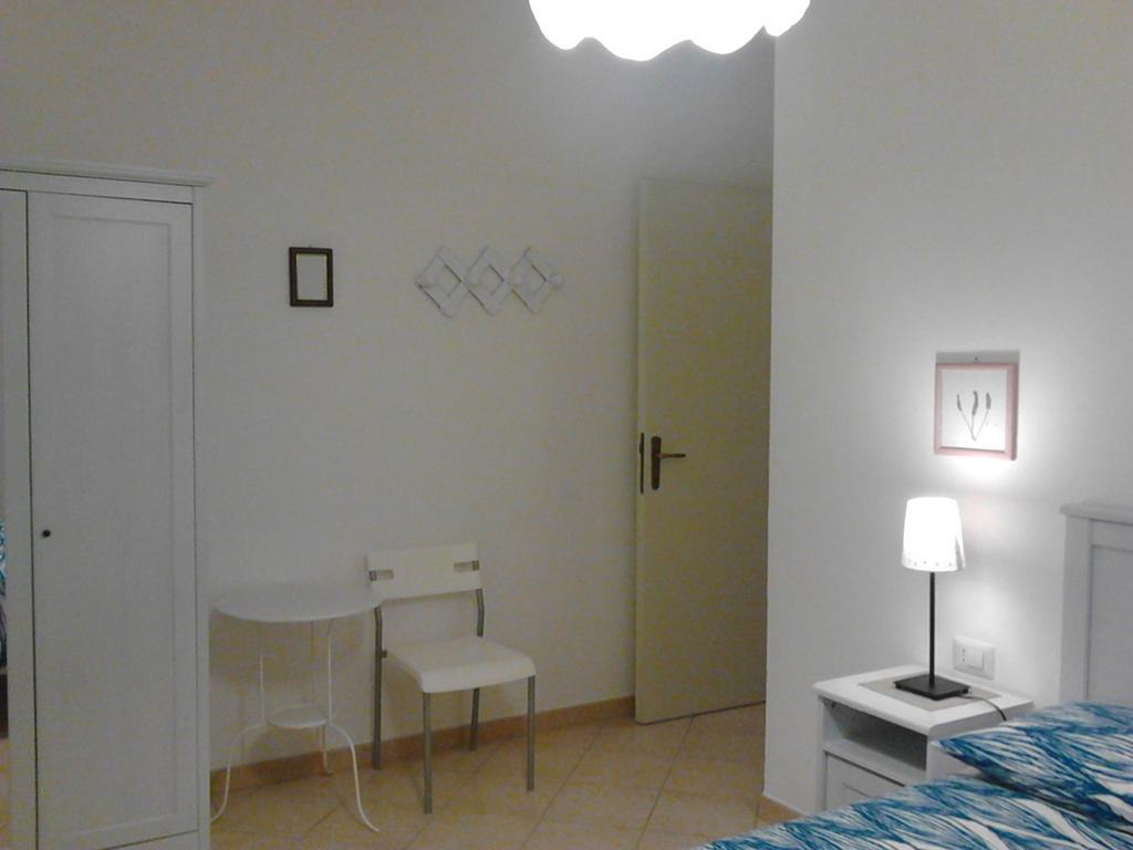 Bed And Breakfast Catherina Ponsacco Bagian luar foto