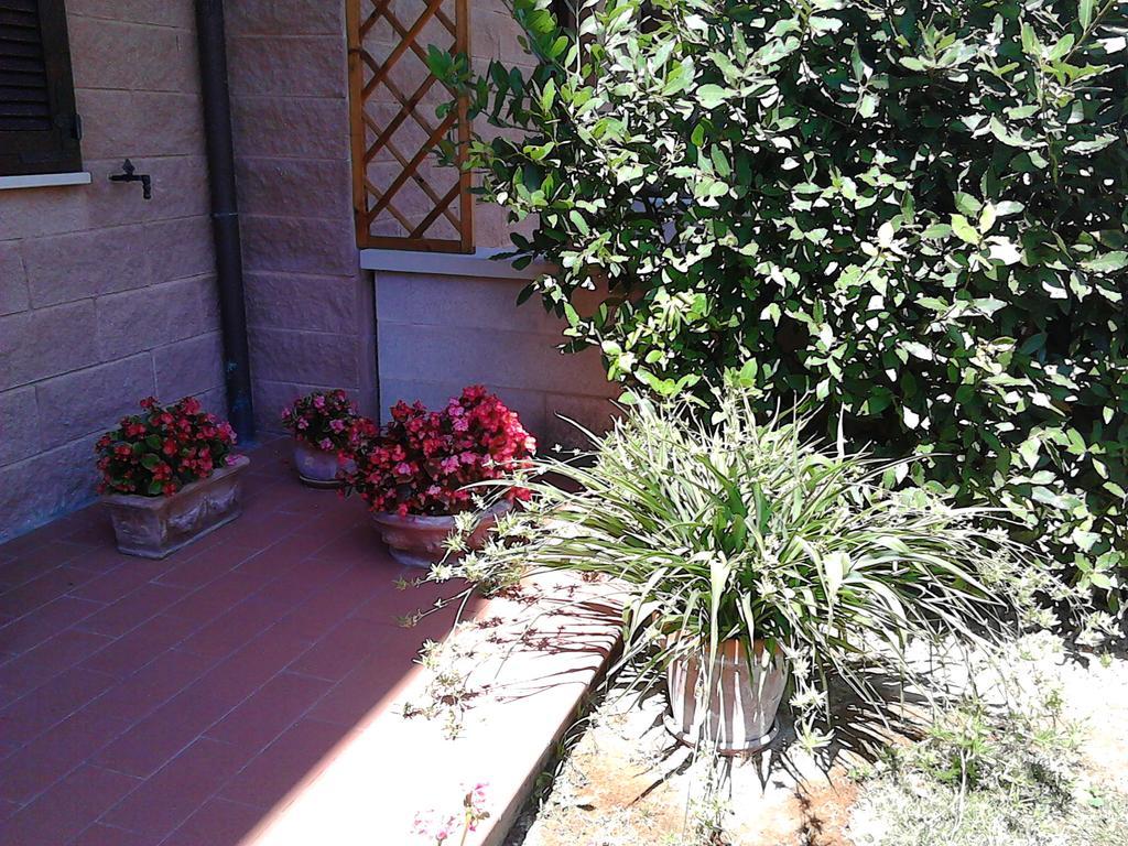 Bed And Breakfast Catherina Ponsacco Bagian luar foto