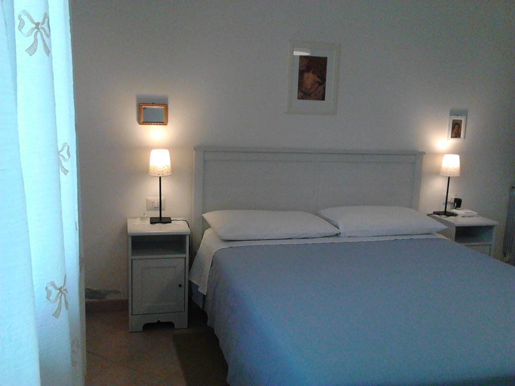 Bed And Breakfast Catherina Ponsacco Bagian luar foto