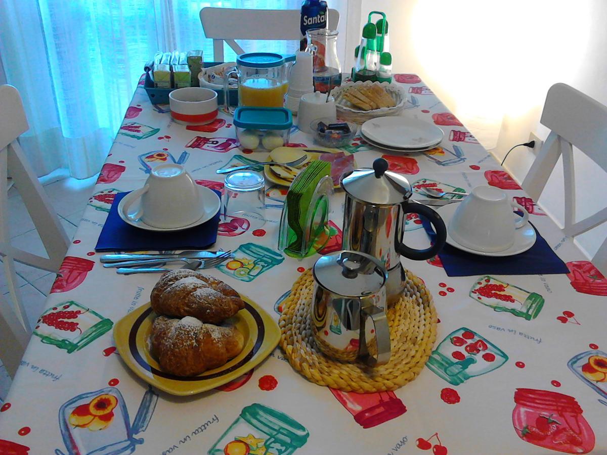 Bed And Breakfast Catherina Ponsacco Bagian luar foto